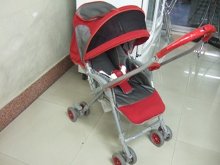 Stroller Aprica imported from Japan, bright red state that 80% of 5900 Baht