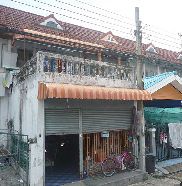 for sale poonsin townhome 2 story price 1,.4 million baht