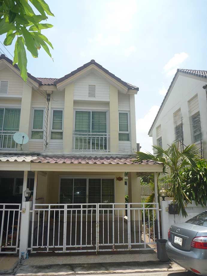 for sale townhome 2 floor position conner near market ramindra km.7
