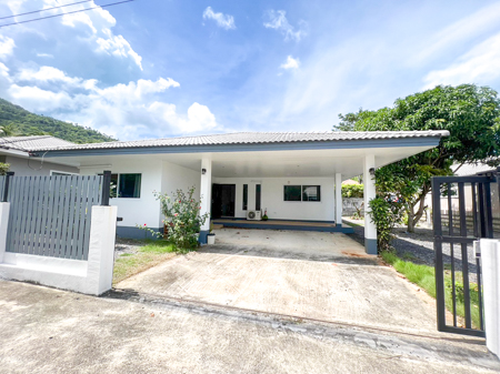 Beautiful house, mountain view, good atmosphere, ready for sale! New 2 bedroom house with lots of living space on Koh Samui.