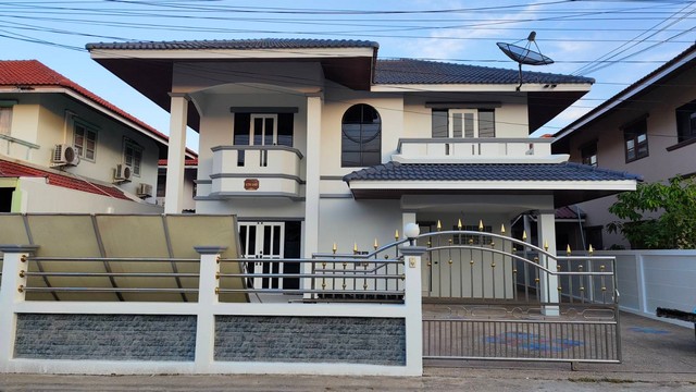 ขายบ้าน ตำบลบ้านสวน อำเภอเมือง ชลบุรี ขายบ้านเดี่ยว2ชั้น ใกล้ไทวัสดุบ้านสวนชลบุรี 54 ตารางวา รีโนเวทบ้านใหม่ อยู่ระหว่างการรีโนเวท