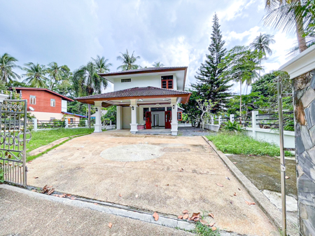 Newly Renovate 2story 4 bedroom house for Sale in Nathon Ang Thong Koh Samui Surat Thani 