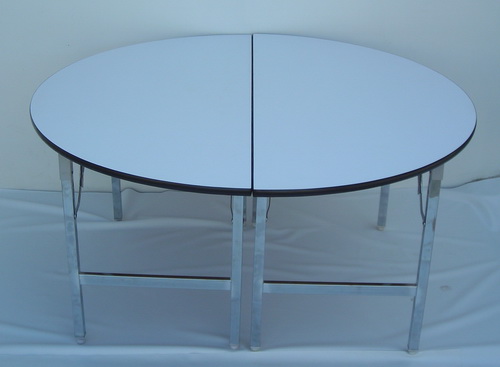 Sell โ€โ€folding table, round dining table in the conference.