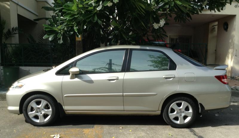 ขายรถHONDA CITY ปี05 เกียร์ออโต้ 7 สปีด สีทอง 