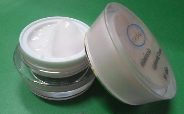 ครีมหน้าขาวใส Lightening Cream ลดริ้วรอย จุดด่างดำ ให้สีผิวเรียบเนียน จำหน่าย ปลีก-ส่ง รับสมัครตัวแทนจำหน่าย  