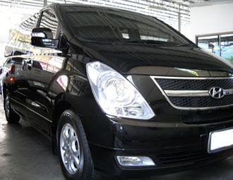 ขาย HYUNDAI H1 2.5ดีเซล TOP DELUXE ปี 12สีดำ วิ่ง30,000 ไม่เคยชน ไม่โดนน้ำท่วม