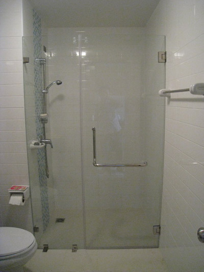 บีเอ็มเฟรม  รับติดตั้ง กระจกกั้นอาบน้ำ กระจกอาบน้ำ ตู้อาบน้ำ ฉากกั้นอาบน้ำ ฉากกั้นห้องน้ำ กระจกกั้นห้องน้ำ ราคาไม่แพงติดตั้งโดยใช้วัสดุเกรด A เป็นกระจก temper กระจกเทมเปอร์ ขนาดหนา 10 มิลลิเมตร + ติดตั้งฟรีวัดหน้างาน ตีราคาให้ฟรี 