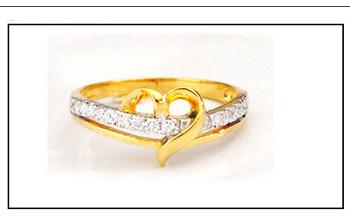 แหวนทองคำแท้ประดับเพชร Heart Ribbon Designed.
