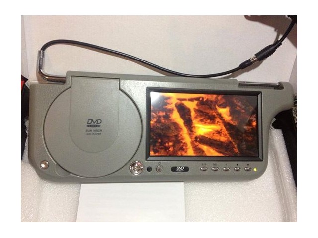 จอม่านบังแดด ขนาด7นิ้ว พร้อมเล่นDVD USB SDการ์ด 7 inch sunvisor monitor with DVD USB SD card player.