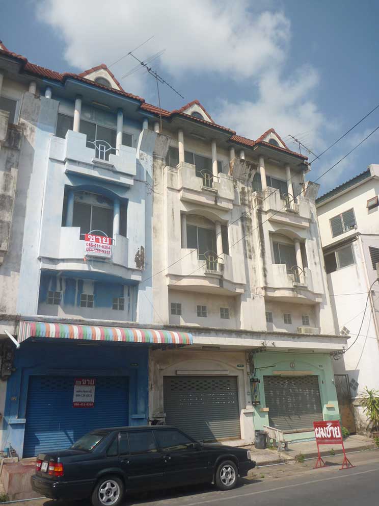 for sale commercial building 3.5 story front village or project