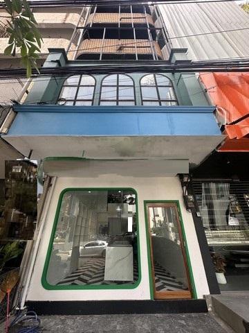 ให้เช่าอาคาร 4 ชั้น 180 ตร.ม. ย่านทองหล่อ เหมาะทำร้านอาหาร cafe สปา working space ใกล้ BTS ทองหล่อ ติดถนนหลัก ติดห้าง Donki ** มีค่าเซ้ง