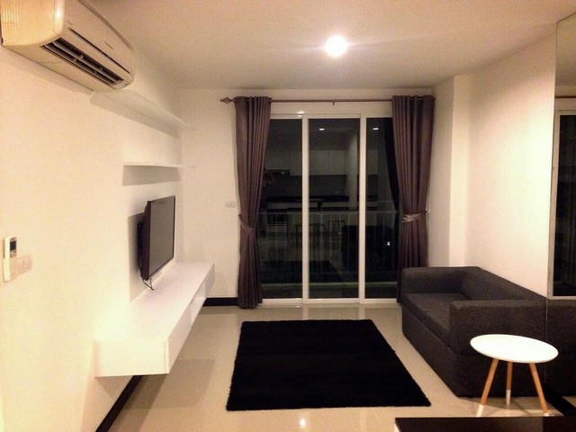 Voque Sukhumvit 16 spacious safe convenient 2nd floor BTS Asoke