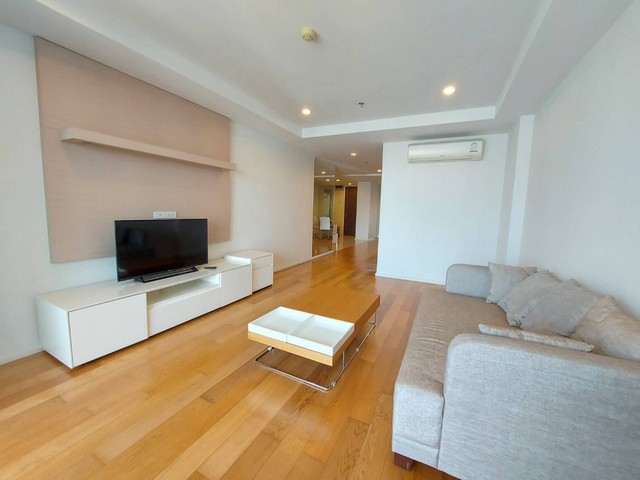 ขาย ต่ำกว่าราคาตลาด 15 Sukhumvit Residence สุขุมวิท 15 ไกล้ BTS Nana เพียง 5 นาที และ MRT สุขุมวิท