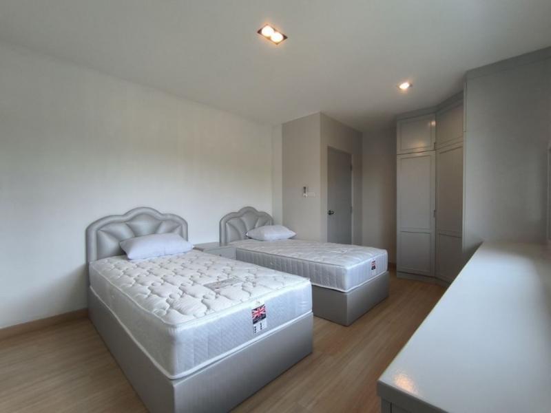 ให้เช่า 65,000 บาท ขาย 9.5 ล้าน 138 ตรว. 6 นอน 5 น้ำ บ้าน 2 ชั้น หลังใหญ่ กาญจน์กนก 12 สารภี เฟอร์นิเจอร์ครบครัน ไปสนามบิน เพียง 15 นาที