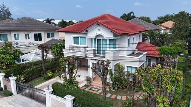 ขายต่ำกว่าราคา บ้านสวย 2 ชั้น โครงการลัดดารมย์ อิลิแกนท์  