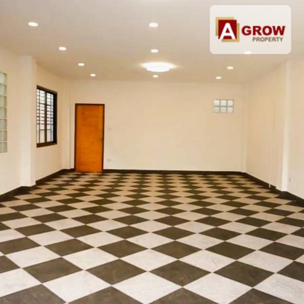 HOME OFFICE 4 ชั้น BIGSIZE ซอย 20 มิถุนา แยก 5 รีโนเวทสวยใหม่ ใหญ่ ไม่เกรงใจใคร สีขาวตัดดำเก๋ๆ มีดาดฟ้าให้ชิวด้วย