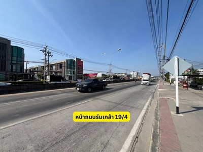 ขายที่ดิน ร่มเกล้า ซอย 19/4 เข้าซอยแค่ 330 เมตร* ทำเลดีใกล้สนามบินสุวรรณภูมิ 12 นาที* 