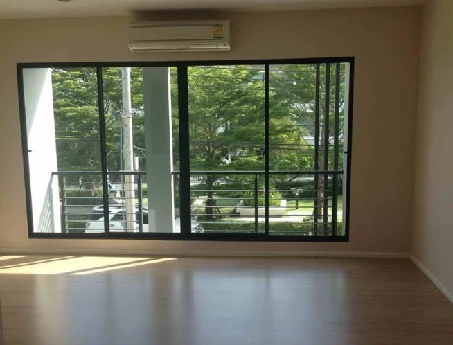 ให้เช่าทาวน์โฮฒ 3 ชั้น บ้านกลางเมืองพระราม 9 รามคำแหง