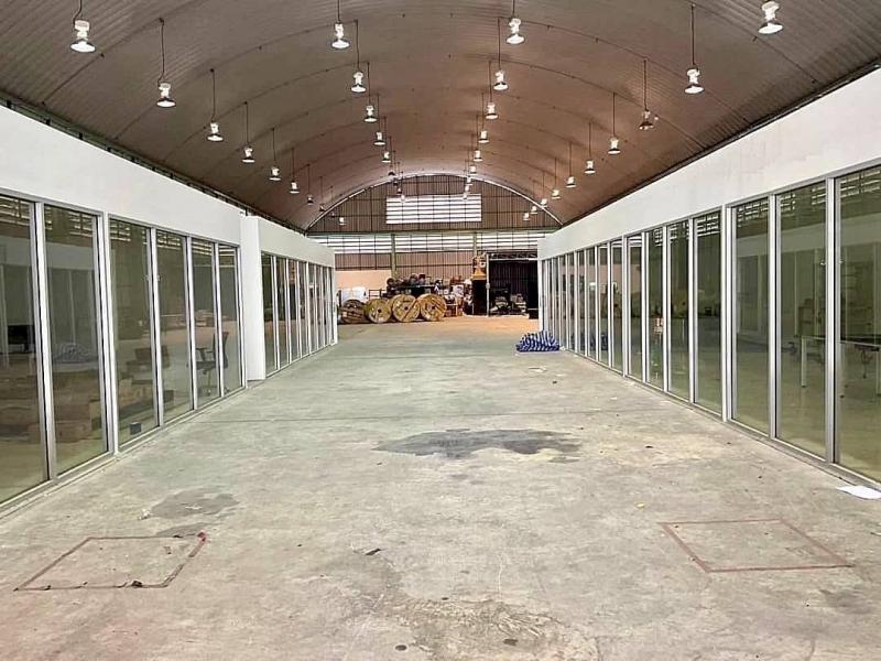 ให้เช่าโกดัง-คลังสินค้า พร้อมเฟอร์นิเจอร์  พื้นที่ขนาด 2,342 ตร.ม.  ใกล้สนามบินดอนเมือง ตลาดบางเขน เขตหลักสี่ กรุงเทพมหานคร