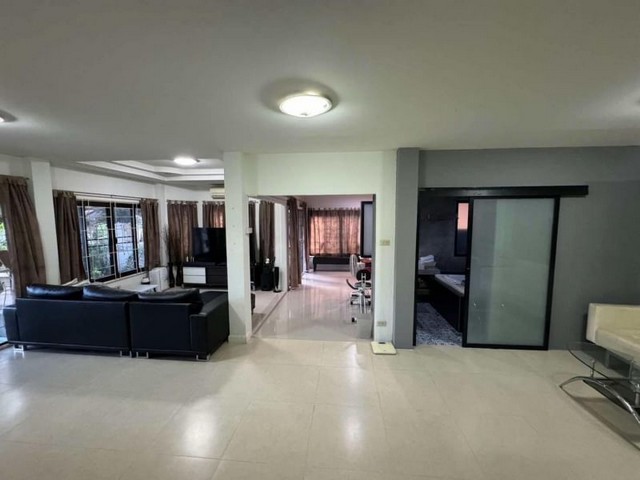 ลดราคาขายบ้านเดี่ยวหลังใหญ่ 2 ชั้น เฟอร์ครบ สันนาเม็ง สันทราย