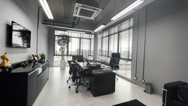 ให้เช่าโกดัง 1,200 ตรม. และอาคารสำนักงาน 3 ชั้น พร้อมเครน 5 ตัน ถนนเลียบวงแหวนลำลูกกา คลอง 5