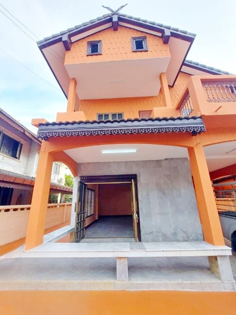 บ้านเดี่ยว 2ชั้น ใหม่ บิ๊กซี สุขาภิบาล5 1.8 กม.MRT วัชรพล 3.4 กม. 5นอน 64 ตร.วา.250 ตร.ม.รร.นานาชาติกีรพัฒน์ 5.4 กม.ซ. เทพรักษ์ 55-61