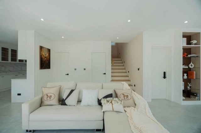 ให้เช่าพูลวิลล่าหรู ทำเลทอง ตกแต่งเรียบหรู โซนแม่เหียะ