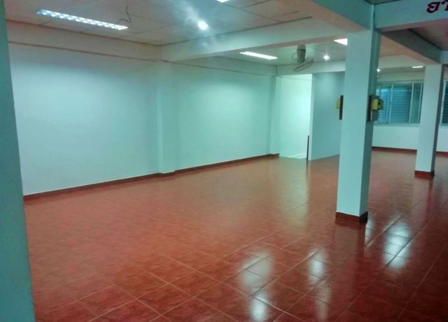 BTS รัชโยธิน 70 ม. เมเจอร์ รัชโยธิน 100 ม.ออฟฟิศ 5ชั้น ให้เช่า ชั้น2 ติดถนนใหญ่ 224ตร.ม.รพ.เมโย 900 ม.