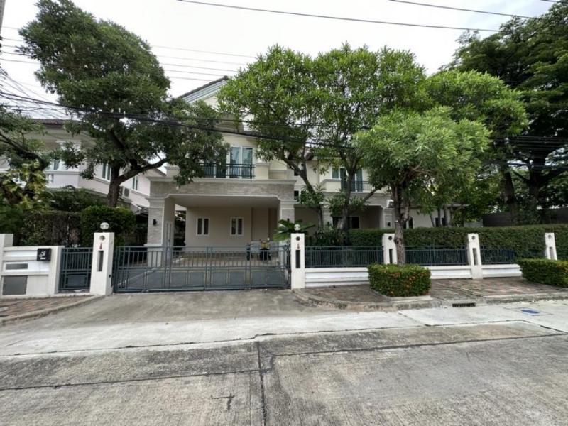 ขายบ้านเดี่ยว 2 ชั้น หมู่บ้านเบญญาภา ถนนราชพฤกษ์ราคา 28 ลบ  เนื้อที่ 125.3 ตารางวา @infinitycondo   4 ห้องนอนใหญ่1 ห้องนอนคนใช้ + ห้องน้ำส่วนตัว2 ห้องใหญ่เก็บของ 3 ห้องรับแขก2 ห้องครัวลานระเบียงใหญ่ชั้น 2 จอดรถได้ 2 คันขายราคา 28 ล้านบาทคุณอุ๋ยTEL  :  0958195559   (แอดเบอร์ขึ้นไลน์เลยค่ะ) ทักได้ตลอด24ชมLINE : @infinitycondoFACEBOOK : @Infinityrichrealestate.co.tldemail : Infinityrich.realestate@gmail.com 