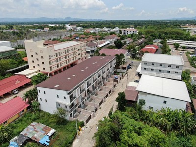 ทาวน์โฮม  3 ชั้น พร้อมเข้าอยู่ ใกล้บิ๊กซีแค่ 250 เมตร! เหลือเพียง 2 หลังสุดท้าย! 4 ห้องนอน 3 ห้องน้ำ พร้อมระเบียงทุกชั้น