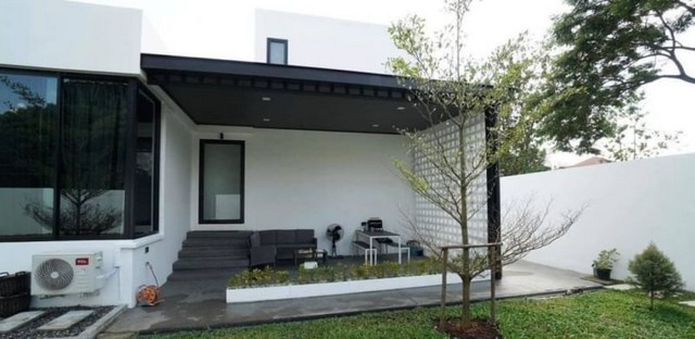 ลดราคาขายด่วน บ้านเดี่ยว 2 ชั้น สไตล์โมเดิร์น นอกโครงการ สารภี