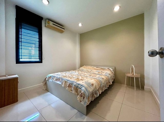 ให้เช่าบ้านพร้อมโกดัง พื้นที่ใช้สอย 550 ตารางเมตร  8 ที่จอดรถ ลาดพร้าว 71