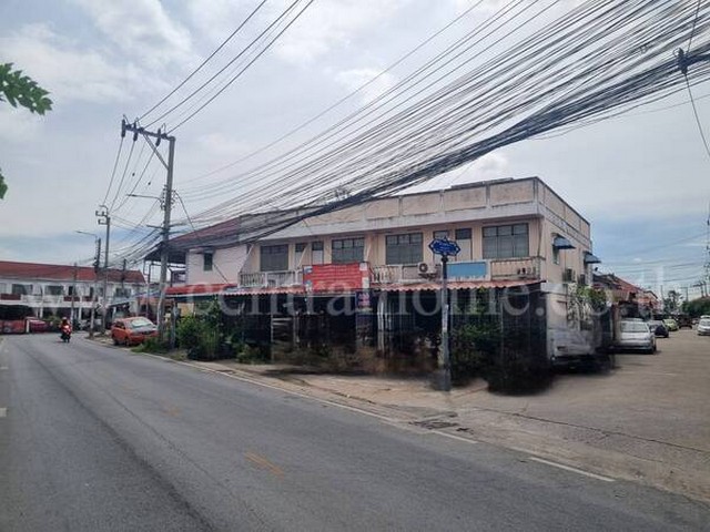 อาคารพาณิชย์ หมู่บ้านพระปิ่น 3 ถนนเมน บางแม่นาง - นนทบุรี