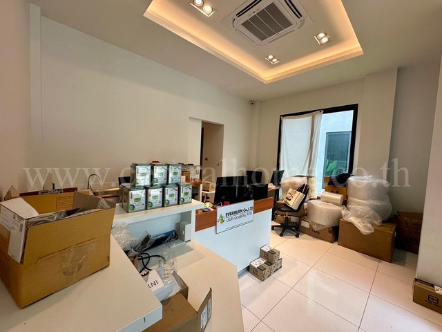 เจ ดับบลิว เออร์เบิน โฮมออฟฟิศ สรงประภา - ดอนเมือง หลังริม