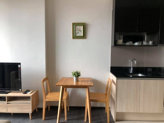 Edge Sukhumvit 23 Private quiet convenient 15th floor BTS Asoke