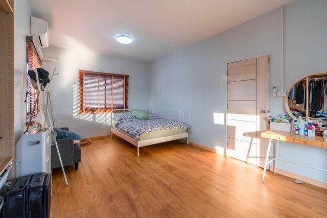 บ้านเดี่ยว 3 ชั้น ติดสนามบิน น้ำไม่ท่วม พร้อมผู้เช่า สุเทพ