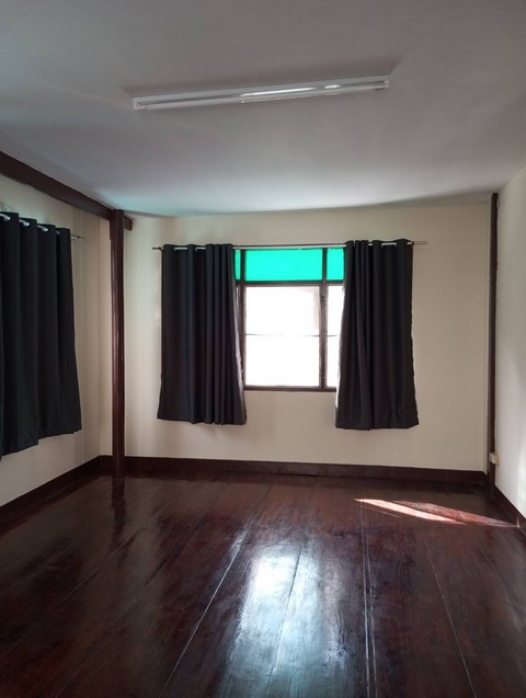 P302 ให้เช่าบ้านเดี่ยว 2 ชั้น รัชดาภิเษกซอย 7 เขตดินแดง ใกล้รถไฟฟ้าใต้ดินศูนย์วัฒนธรรม 700 เมตร ใกล้ถนนรัชดาภิเษก