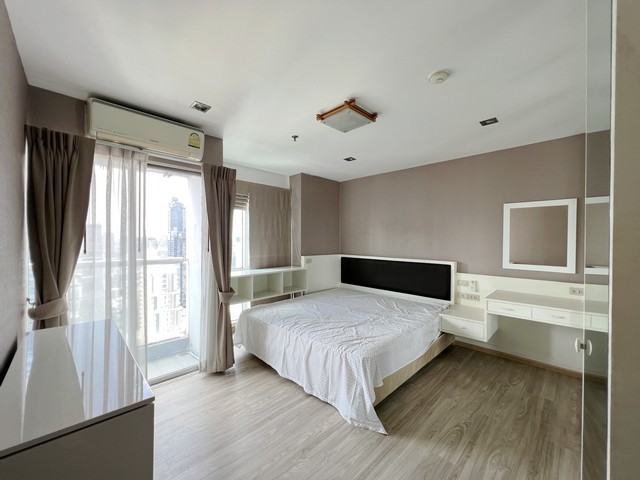 ขาย Silom Suite Condominium(สีลม สวีท คอนโดมิเนียม) 52 ตร.ม ชั้น 33 ติด BTS Saint Louis | Super prime location 