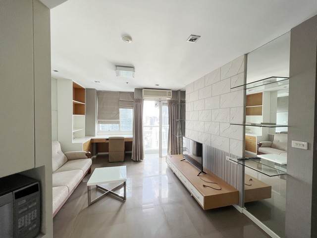 ขาย Silom Suite Condominium(สีลม สวีท คอนโดมิเนียม) 52 ตร.ม ชั้น 33 ติด BTS Saint Louis | Super prime location