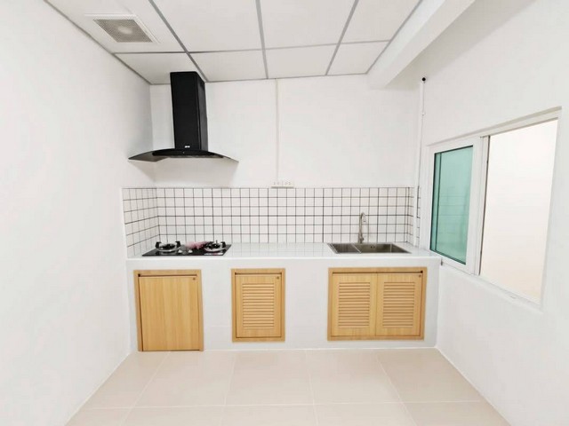 ขาย ทาวน์เฮ้าส์ 3 ชั้น  หมู่บ้านพงษ์ศิริชัย 1 พุทธมณฑลสาย4  ราคา2.19 ลบ.