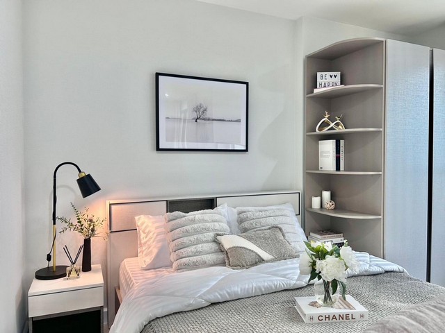 #เดอะเบสพระราม9รามคำแหงThe Base Rama 9 - Ramkhamhaeng#code31623    097-4542624ราคา : 2.19 ล้าน (ฟรีค่าใช้จ่ายการโอน)เช่า : -แบบห้อง : Studio  ครัวปิดขนาด : 25.89 ตร.มชั้น : 35ทำเล : รามคำแหง.*อยู่ติดถนนใหญ่ Location นี้ไม่มีแล้ว ไปมาสะดวก ไม่ต้องเข้าซอย*เฟอร์ครบพร้อมอยู่ ห้องสวย ตกแต่งใหม่*เงินเดือน 25,000 กู้ได้  ผ่อนขั้นต่ำ 1x,xxx.สถานที่ใกล้เคียงบิ๊กซี รามคำแหงฟู้ดแลนด์ รามคำแหงMRT พระราม 9เดอะมอลล์รามคำแหงมหาวิทยาลัยรามคำแ