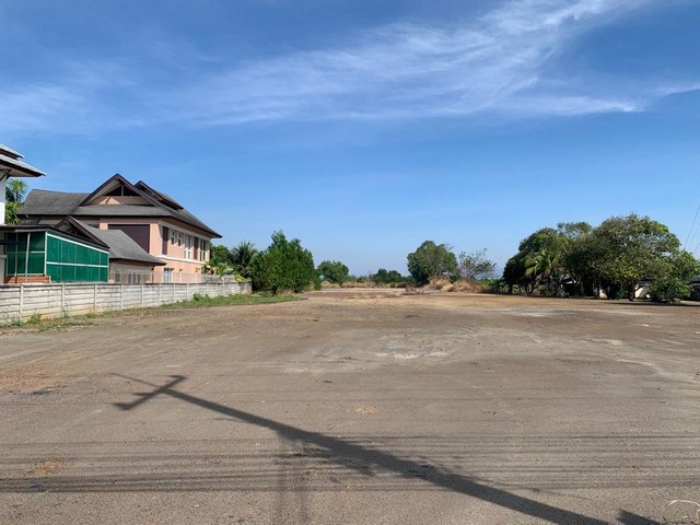 พื้นที่ดิน ที่ดินใกล้ทะเล ท่าใหม่ จันทบุรี ใหญ่ 0 ตร.วา 2 Ngan 4 ไร่ 28000000 THAI BAHT   บรรยากาศดี ที่ดินทรงสี่เหลี่ยมผืนผ้า ติดถนนทางหลวงหมายเลข 4036 (ถนนเลียบทะเล) และเหมาะสำหรับพัฒนาโครงการ