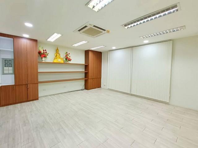 P340  ให้เช่า อาคาร 2 ชั้น  ซอยลาดพร้าว 87 เลียบด่วน ใกล้ CDC (Crystal Design Center)