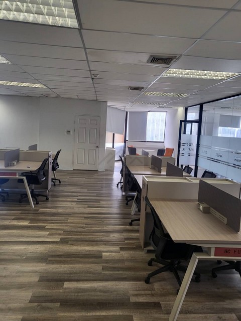 ขายพื้นที่สำนักงาน 375 ตรม. อาคารชำนาญเพ็ญชาติ พระราม 9 ชั้น 10 ใกล้ MRT พระราม 9  *** ขายพร้อมผู้เช่า ***