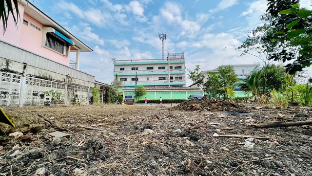 ขายที่ดินปล่า (ถมแล้ว) 100 ตร.ว เพชรเกษม เหมาะสำหรับสร้างหอพักนักศึกษา / บริษัท ฯลฯ ทำเลทอง & อยู่ใกล้ความเจริญ