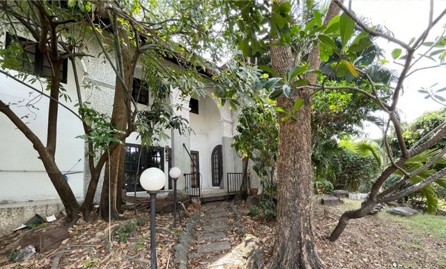 บ้าน บ้านเดี่ยว ออคิด วิลล่า เลียบด่วนรามอินทรา ใกล้เซ็นทรัล อีสต์วิลล์ 45000000 BAHT 4 ห้องนอน 4 BR 0 Rai 2 NGAN 50 sq.wa ไม่ไกลจาก ห่างถนนเลียบด่วนรามอินทรา ประมาณ 350 ม. และห่างโลตัส (เลียบด่วนรามอินทรา) และเซ็นทรัล อีสต์วิลล์ ประมาณ 3.8 กม. ซื้อไ