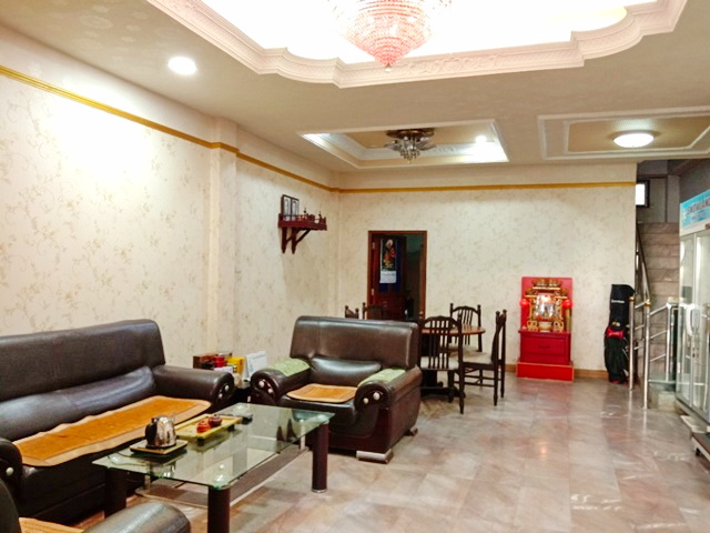 เอเชียทีค 300 ม. รร.นานาชาติโชรส์เบอรี 800 ม. BTS สะพานตากสิน 1.8 กม.ให้เช่าทาวน์เฮ้าส์ 3.5 ชั้น มีดาดฟ้า 29ตร.วา. 360ตร.ม.4 นอน เฟอร์ครบ