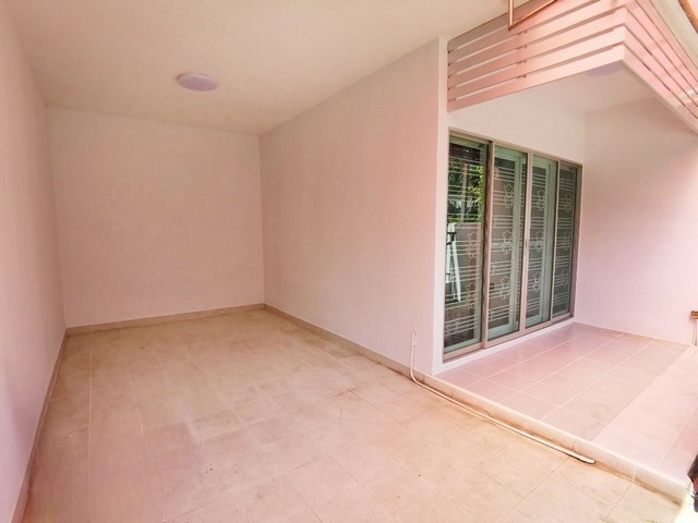 ทาวน์โฮมใกล้ ม.เกษตรศาสตร์ อารียา เดอะคัลเลอร์ พรีเมี่ยม เกษตร-นวมินทร์ ซอยลาดปลาเค้า รีโนเวทใหม่