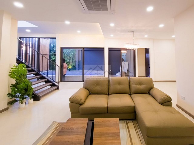 ขายบ้านเดี่ยว Private Luxury Pool Villa 3 ห้องนอน ซอยสุขุมวิท 60/1 ใกล้ BTS บางจาก 700 เมตร พร้อมสระว่ายน้ำส่วนตัว