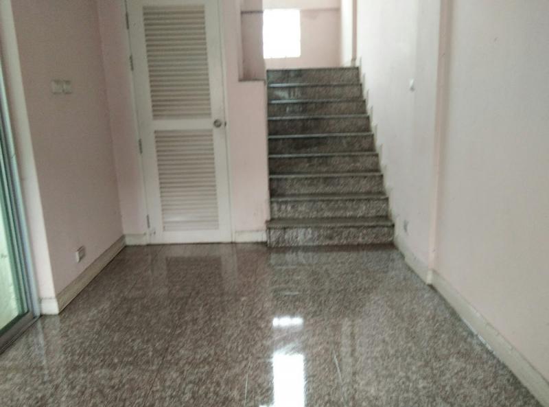 ขายอาคารพาณิชย์มือสอง  เขตบางรัก กรุงเทพมหานคร